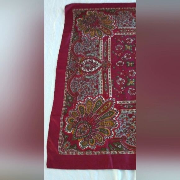 Vintage 💯 Silk Scarf William Morris Style Paisley Red & Gold - Picture 2 of 16